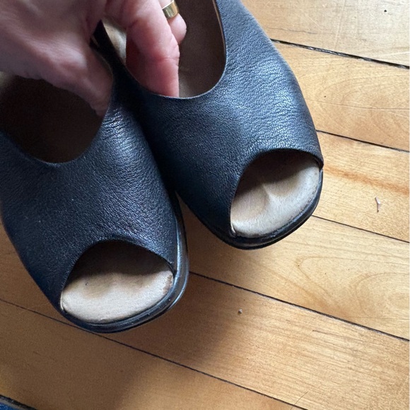 Fly London Sz 6.5 (37) Black Leather Open Toes Lagenlook Wedge Sandals - Picture 4 of 9